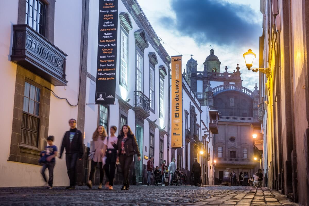 bacas para artistas caam