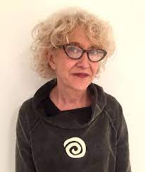 Comisaria de arte Alicia Murría